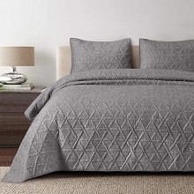 SHALALA NEW YORK Cotton Blend Voile Quilt Set (3 Piece) - Ultra Soft - Pre-Washed Geometric Coverlet Set – 1 Lightweight Reversible Bedspread 2 Quilted Shams for All Season (Light Grey)